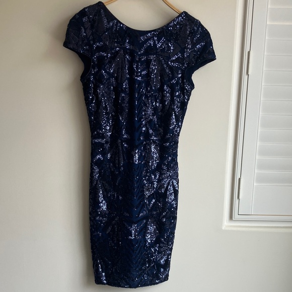 Dress the Population Dresses & Skirts - DRESS THE POPULATION Navy Tabitha Sequin Mesh Minidress Women’s Size L GUC